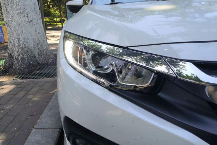 Used Honda Civic 2016 220TURBO CVT Luxury Edition Right Front Headlight