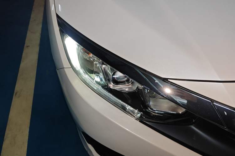 Used Honda Civic 2016 220TURBO CVT Luxury Edition Right Front Headlight