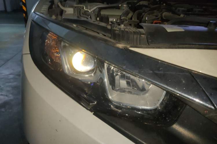 Used Honda Civic 2016 220TURBO CVT Luxury Edition Right Front Headlight