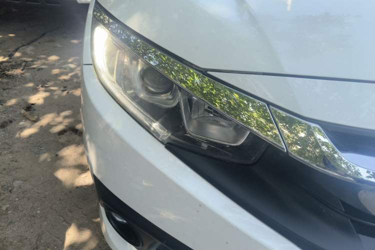 Used Honda Civic 2016 220TURBO CVT Luxury Edition Right Front Headlight