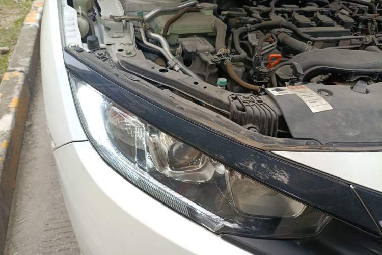 Used Honda Civic 2016 220TURBO Manual Luxury Edition Right Front Headlight