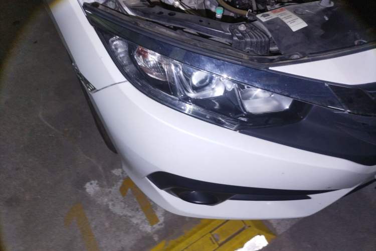 Used Honda Civic 2016 220TURBO Manual Luxury Edition Right Front Headlight