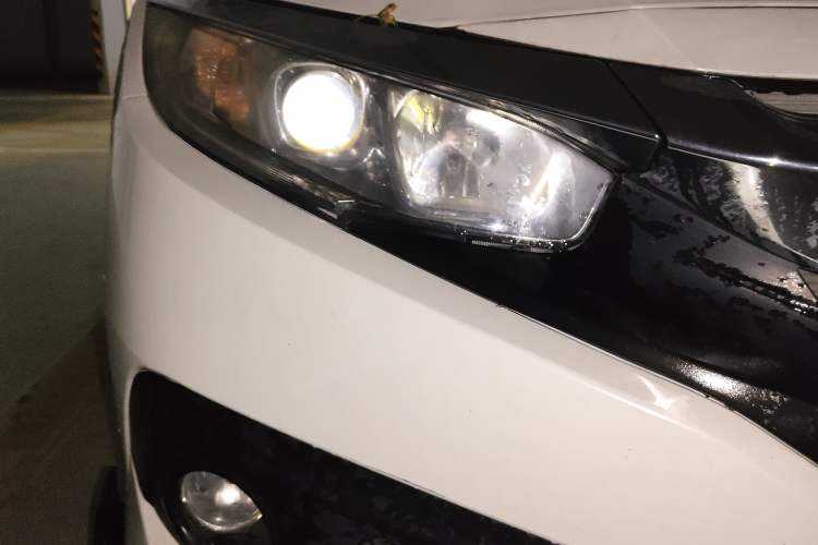 Used Honda Civic 2016 220TURBO CVT Luxury Edition Right Front Headlight
