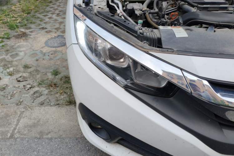 Used Honda Civic 2016 220TURBO CVT Luxury Edition Right Front Headlight