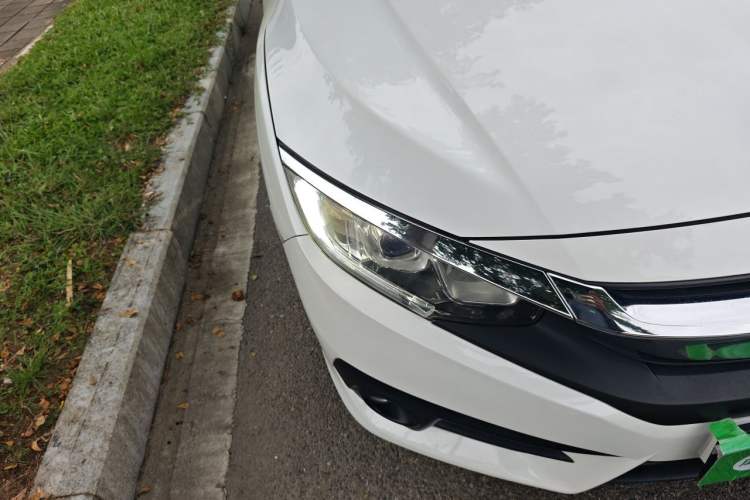 Used Honda Civic 2016 220TURBO CVT Luxury Edition Right Front Headlight