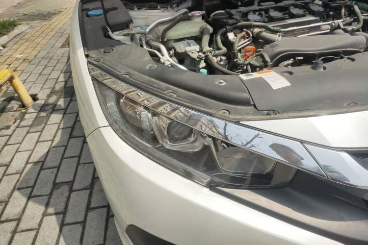 Used Honda Civic 2016 220TURBO CVT Luxury Edition Right Front Headlight