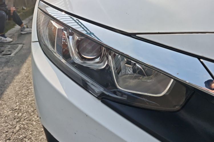 Used Honda Civic 2016 220TURBO Manual Luxury Edition Right Front Headlight