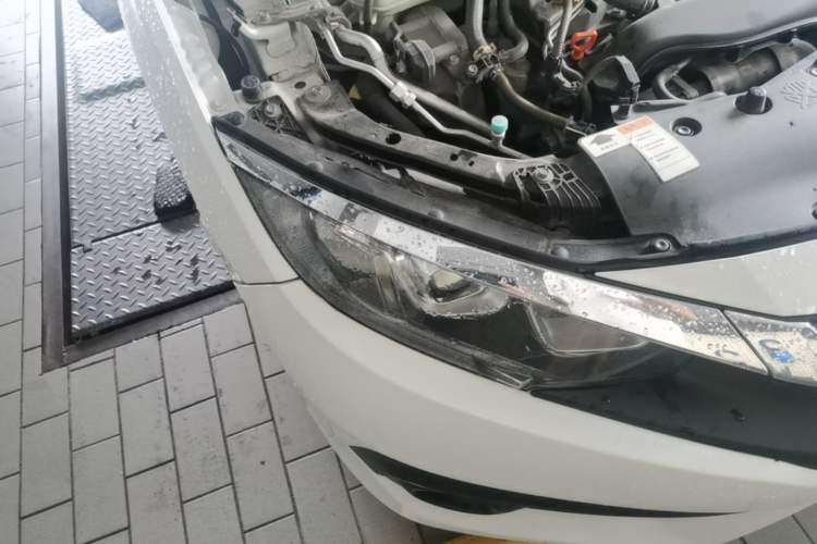 Used Honda Civic 2016 220TURBO CVT Luxury Edition Right Front Headlight