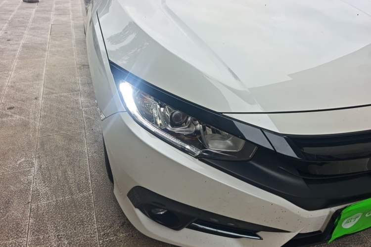 Used Honda Civic 2016 220TURBO CVT Luxury Edition Right Front Headlight