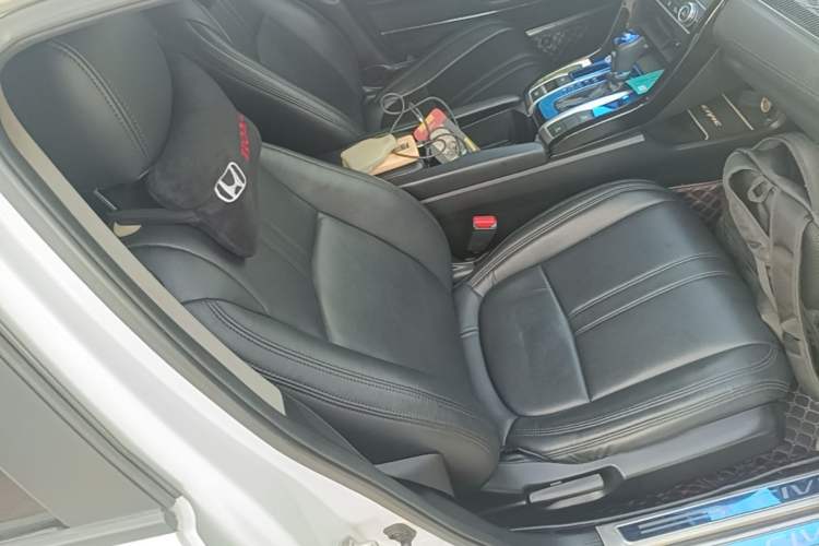Used Honda Civic 2016 220TURBO CVT Luxury Edition Right Front Seat