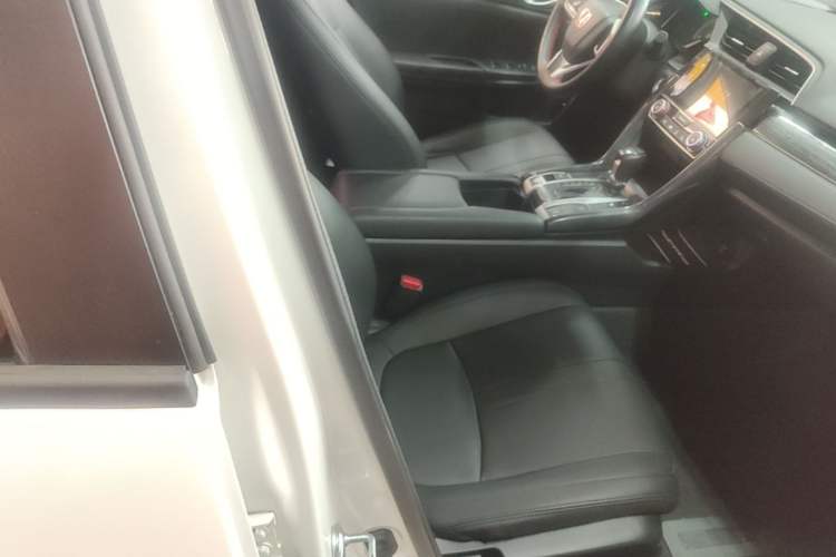 Used Honda Civic 2016 220TURBO CVT Luxury Edition Right Front Seat