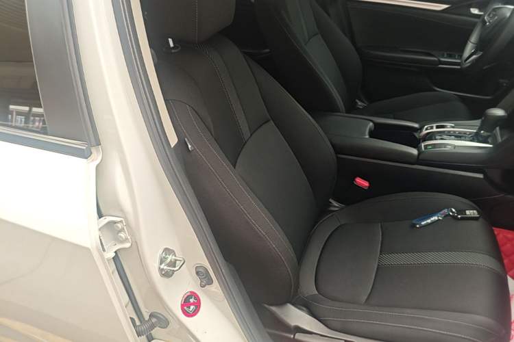 Used Honda Civic 2016 220TURBO CVT Luxury Edition Right Front Seat