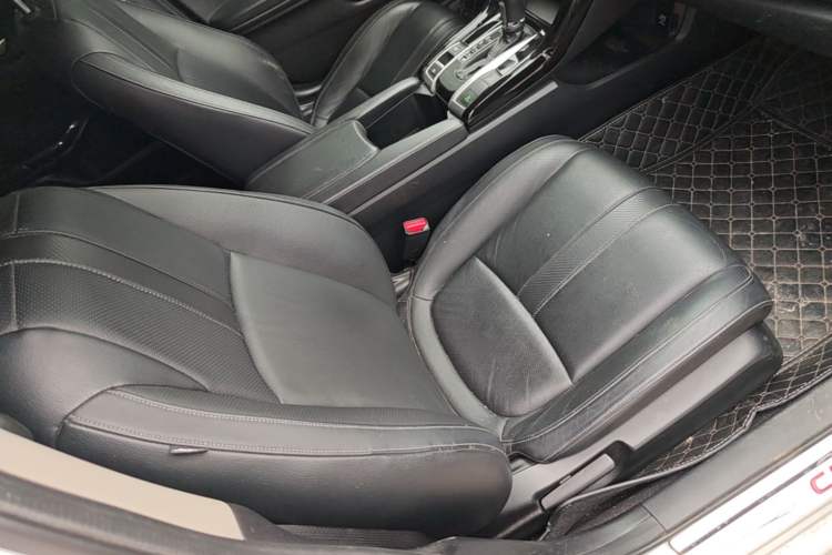 Used Honda Civic 2016 220TURBO CVT Prestige Edition Right Front Seat