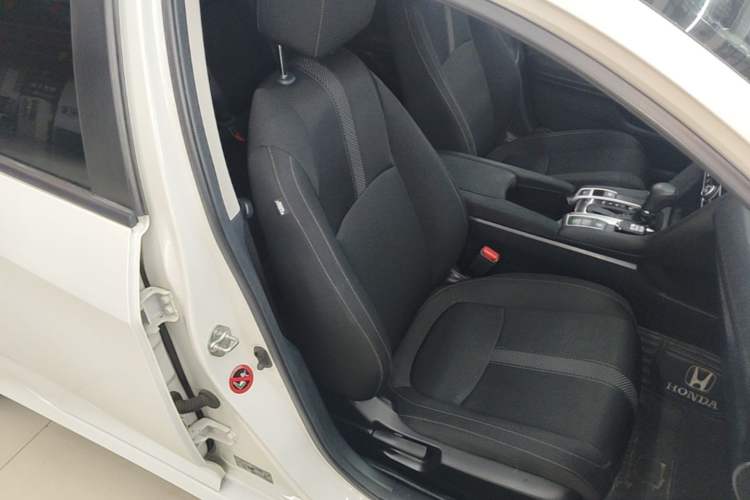 Used Honda Civic 2016 220TURBO CVT Luxury Edition Right Front Seat