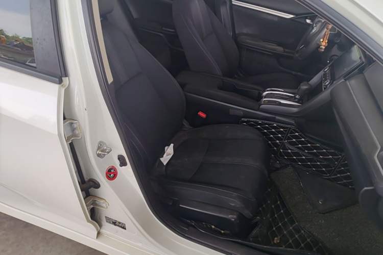 Used Honda Civic 2016 180TURBO CVT Comfort Version Right Front Seat