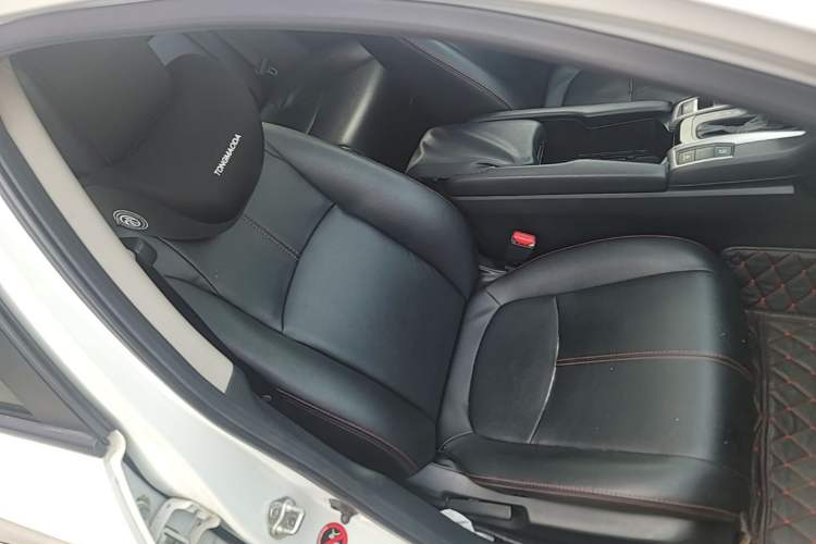 Used Honda Civic 2016 220TURBO CVT Luxury Edition Right Front Seat