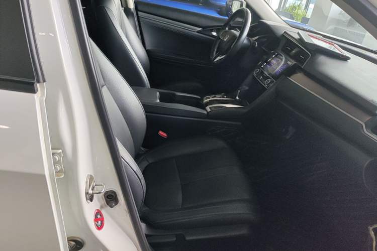 Used Honda Civic 2016 220TURBO CVT Prestige Edition Right Front Seat