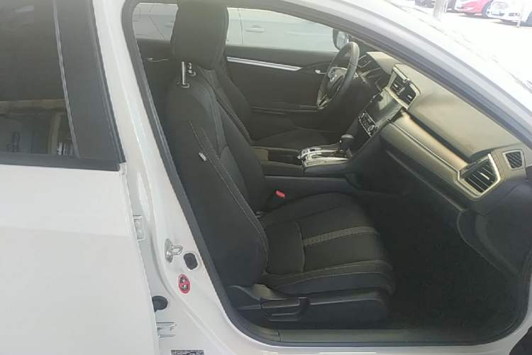 Used Honda Civic 2016 220TURBO CVT Luxury Edition Right Front Seat