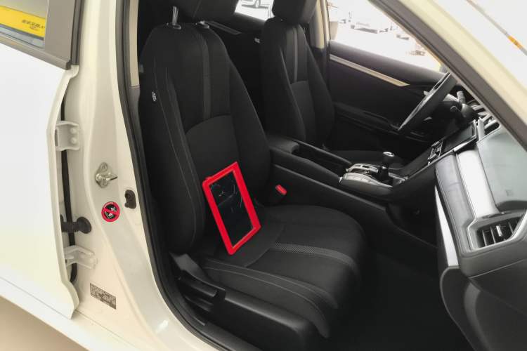 Used Honda Civic 2016 220TURBO Manual Luxury Edition Right Front Seat