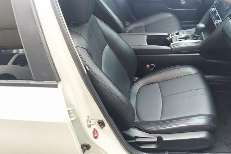 Used Honda Civic 2016 220TURBO CVT Luxury Edition Right Front Seat