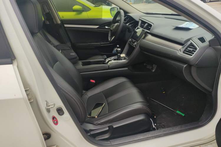 Used Honda Civic 2016 220TURBO Manual Luxury Edition Right Front Seat