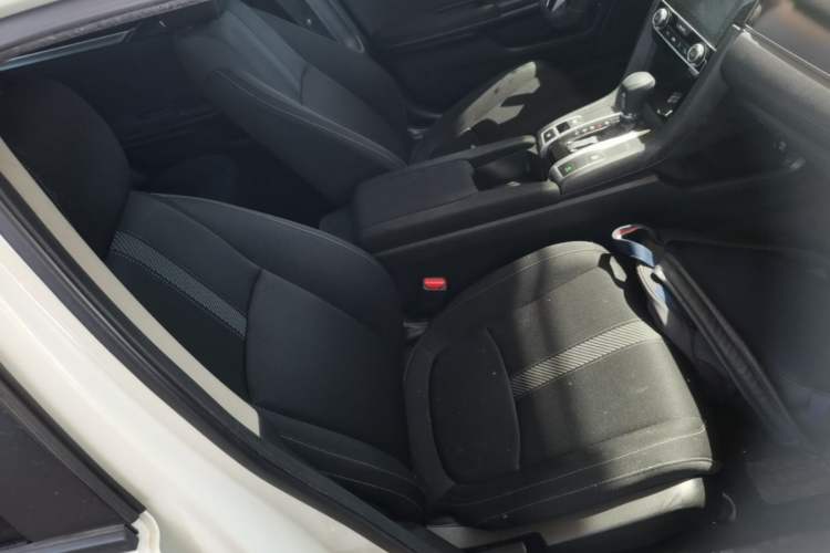 Used Honda Civic 2016 220TURBO CVT Luxury Edition Right Front Seat