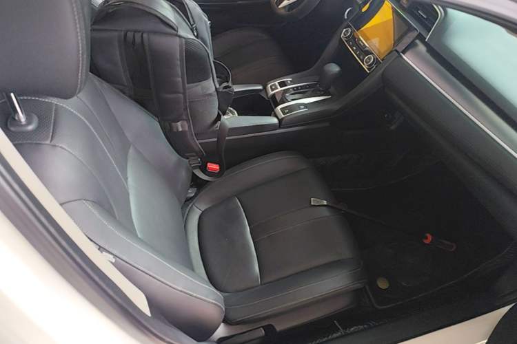 Used Honda Civic 2016 220TURBO CVT Prestige Edition Right Front Seat