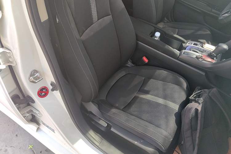 Used Honda Civic 2016 220TURBO CVT Luxury Edition Right Front Seat