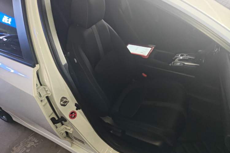 Used Honda Civic 2016 220TURBO CVT Luxury Edition Right Front Seat