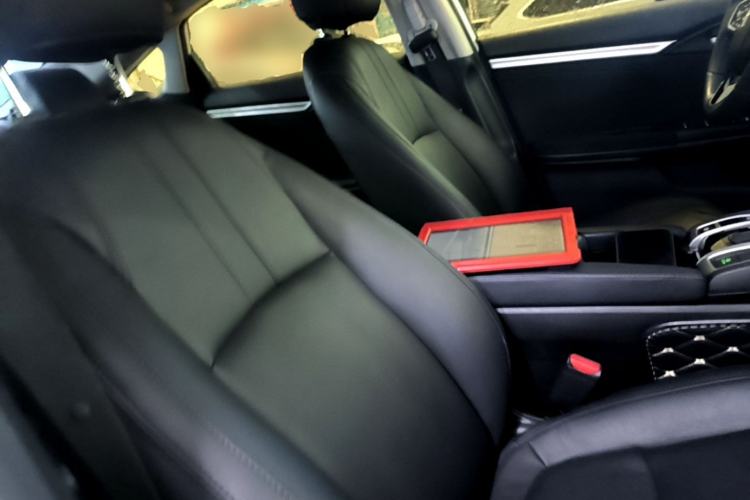 Used Honda Civic 2016 220TURBO CVT Luxury Edition Right Front Seat