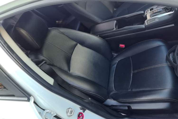 Used Honda Civic 2016 220TURBO CVT Luxury Edition Right Front Seat