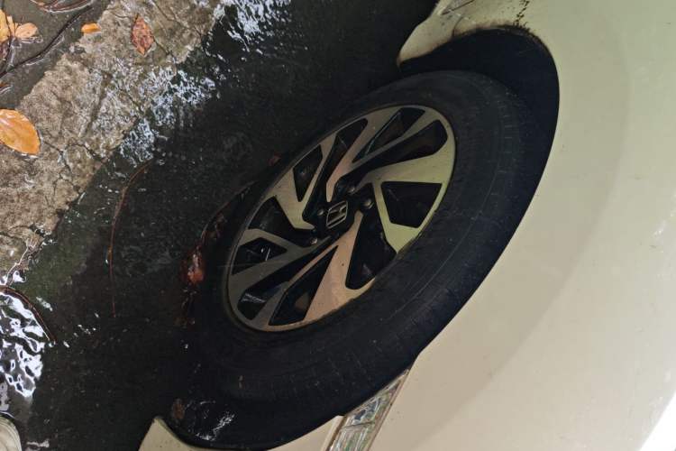 Used Honda Civic 2016 220TURBO CVT Luxury Edition Right Front Wheel Hub