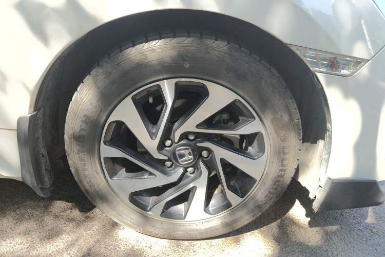 Used Honda Civic 2016 220TURBO CVT Luxury Edition Right Front Wheel Hub