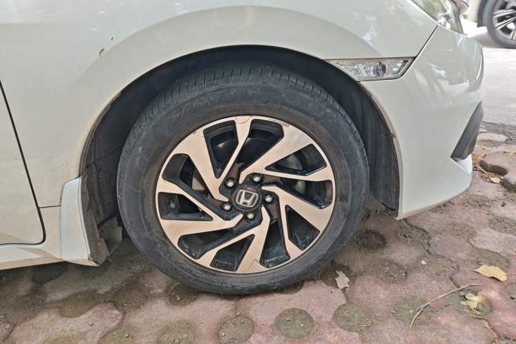 Used Honda Civic 2016 220TURBO CVT Luxury Edition Right Front Wheel Hub
