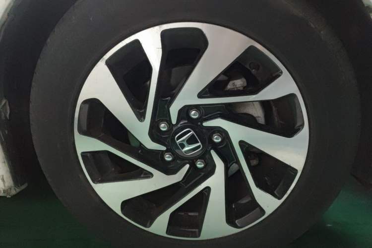 Used Honda Civic 2016 220TURBO CVT Luxury Edition Right Front Wheel Hub