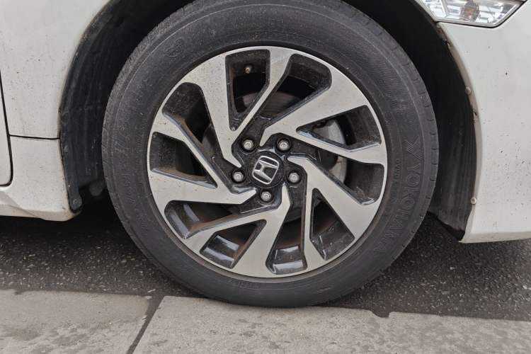 Used Honda Civic 2016 220TURBO CVT Luxury Edition Right Front Wheel Hub