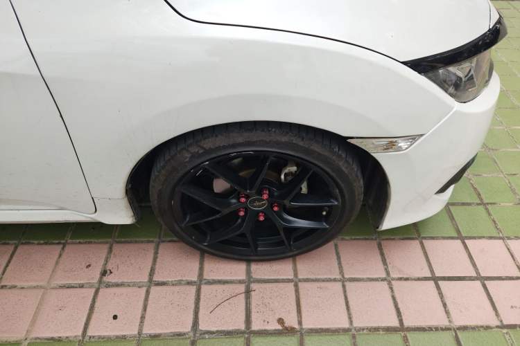Used Honda Civic 2016 220TURBO CVT Luxury Edition Right Front Wheel Hub