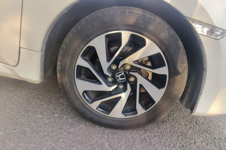 Used Honda Civic 2016 220TURBO CVT Luxury Edition Right Front Wheel Hub