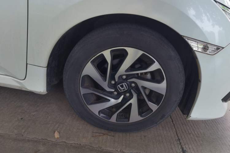 Used Honda Civic 2016 220TURBO CVT Luxury Edition Right Front Wheel Hub
