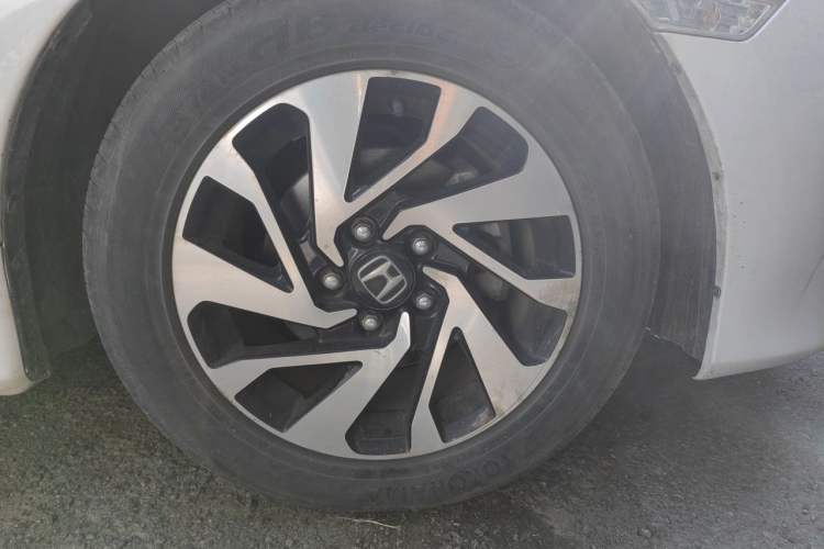 Used Honda Civic 2016 220TURBO CVT Luxury Edition Right Front Wheel Hub