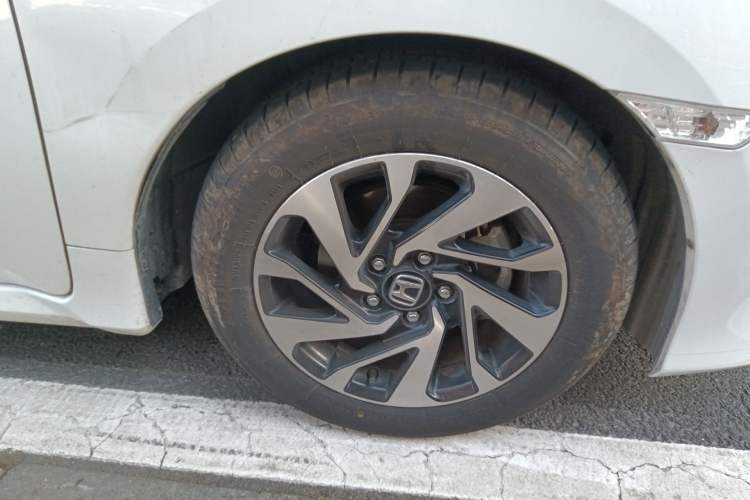 Used Honda Civic 2016 220TURBO CVT Luxury Edition Right Front Wheel Hub