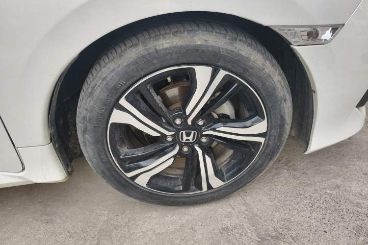 Used Honda Civic 2016 220TURBO CVT Prestige Edition Right Front Wheel Hub