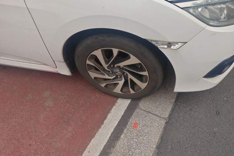 Used Honda Civic 2016 220TURBO CVT Luxury Edition Right Front Wheel Hub
