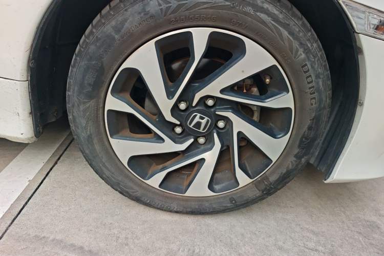 Used Honda Civic 2016 220TURBO CVT Luxury Edition Right Front Wheel Hub