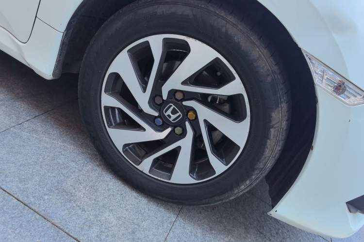 Used Honda Civic 2016 220TURBO CVT Luxury Edition Right Front Wheel Hub