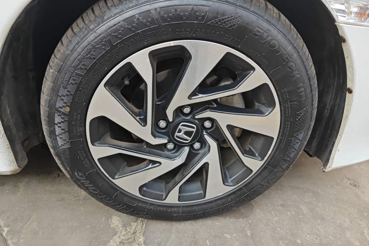 Used Honda Civic 2016 220TURBO CVT Luxury Edition Right Front Wheel Hub