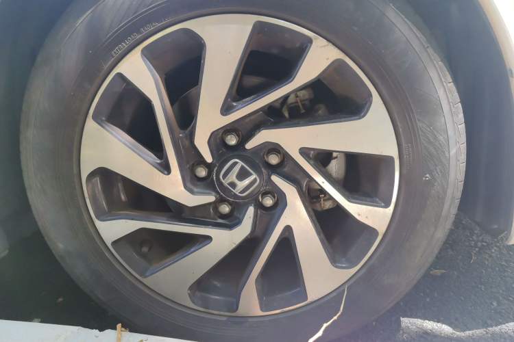 Used Honda Civic 2016 220TURBO CVT Luxury Edition Right Front Wheel Hub