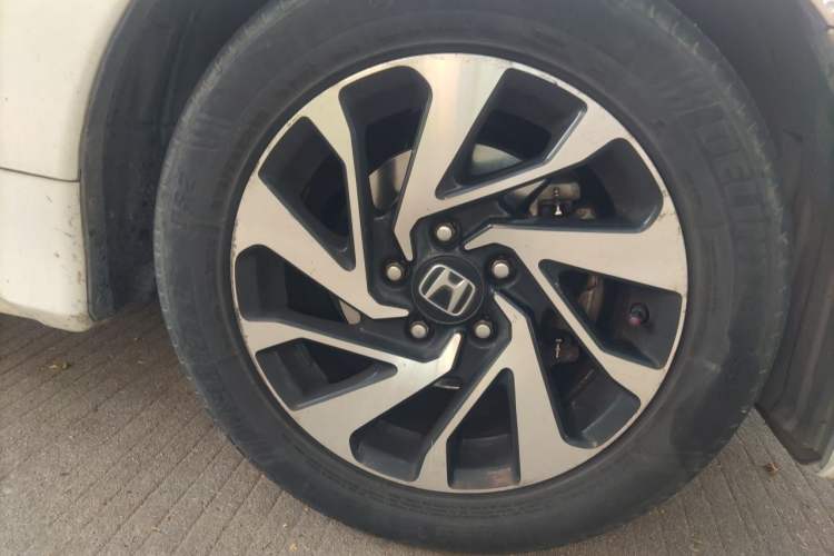 Used Honda Civic 2016 220TURBO CVT Luxury Edition Right Front Wheel Hub