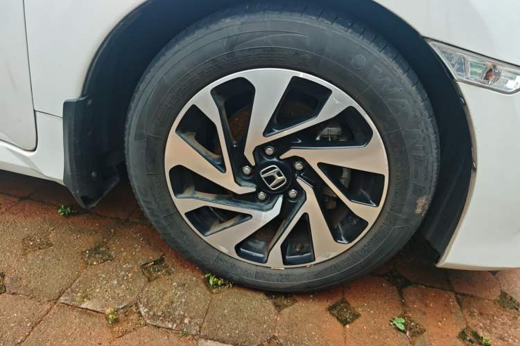 Used Honda Civic 2016 220TURBO CVT Luxury Edition Right Front Wheel Hub
