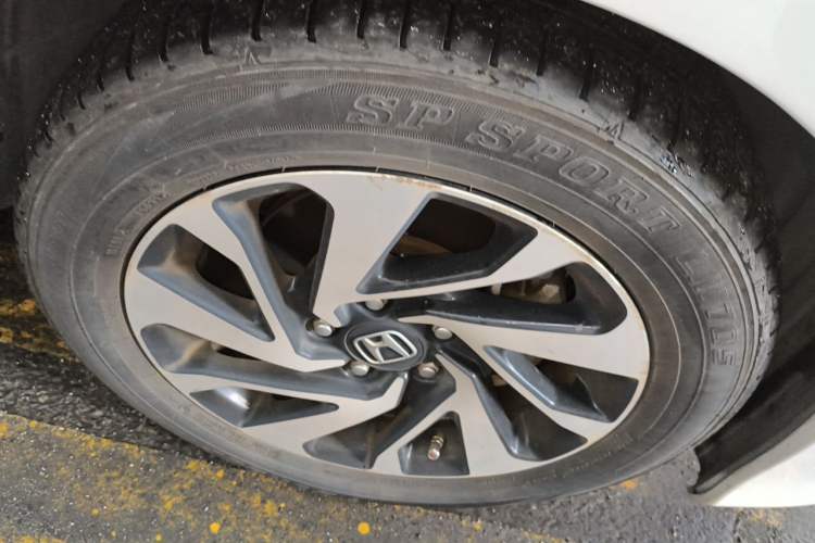 Used Honda Civic 2016 220TURBO CVT Luxury Edition Right Front Wheel Hub